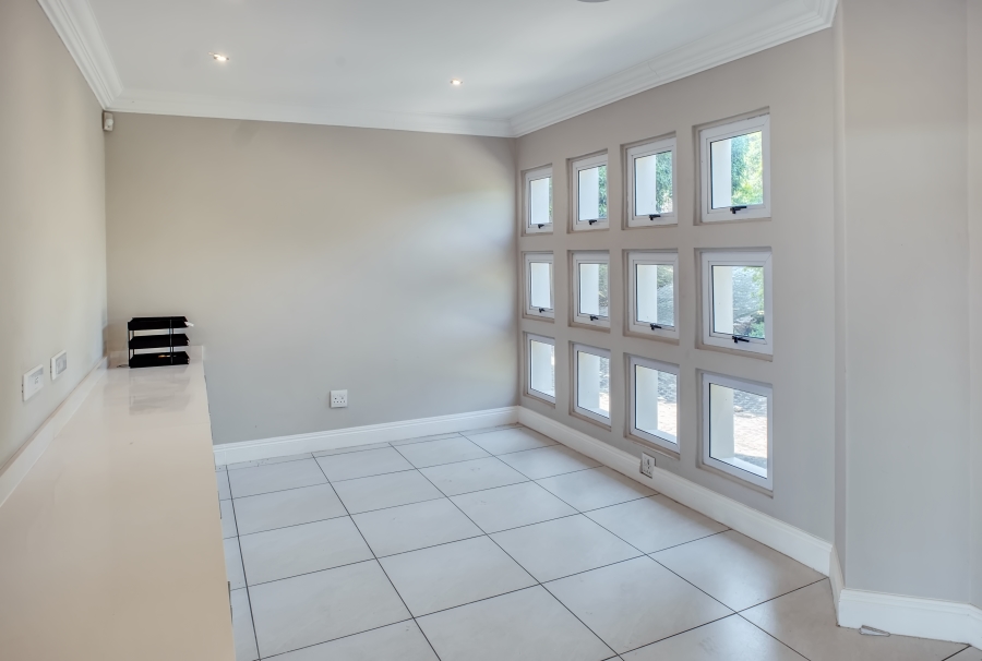 5 Bedroom Property for Sale in Blue Horizon Bay Eastern Cape